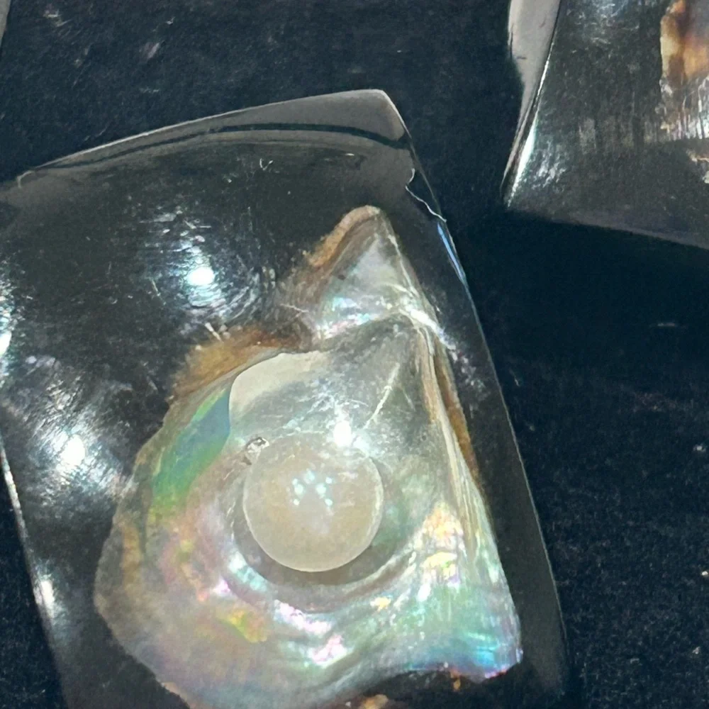 Men’s Vintage Pearl in Oyster Shell Cuff Links and Tie Clip